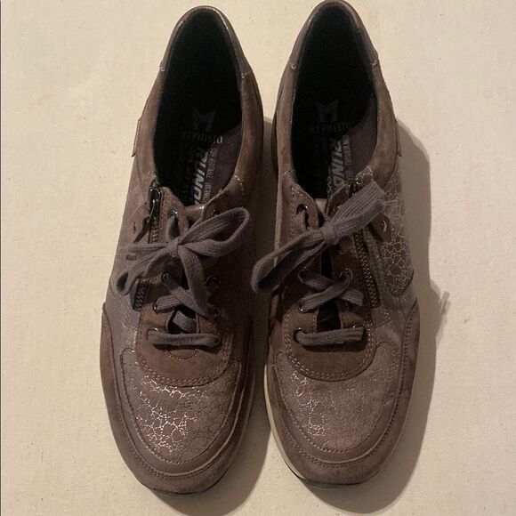 Mephisto Brown leather Sneakers with Lace-up Design and Comfortable Sole - Picture 1 of 11